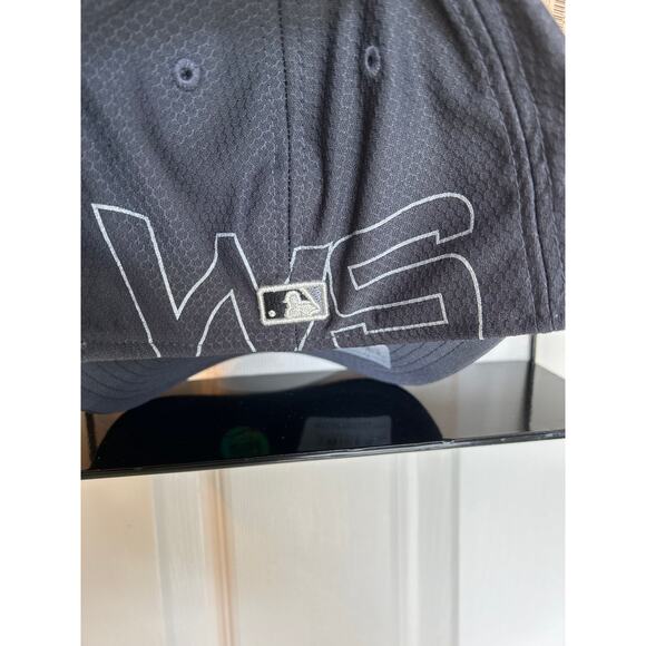 MLB Boston Redsox 2018 World Series Champs New Era Locker Room Hat - Picture 8 of 13